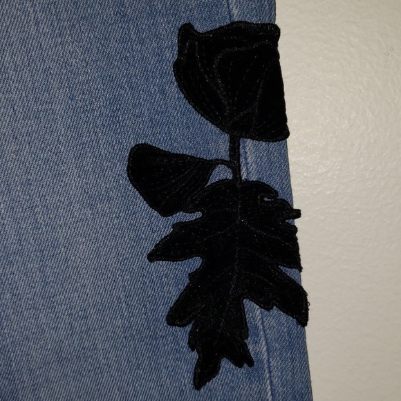 Womens LOFT Modern Skinny Blk Rose Embellish Jeans - Picture 5 of 7